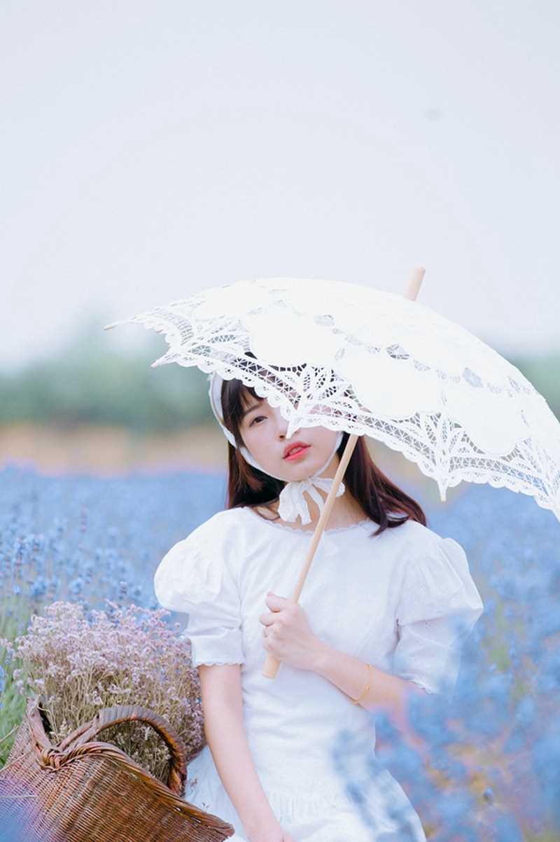 最新90后性感酥胸篮球宝贝私房诱人壁纸